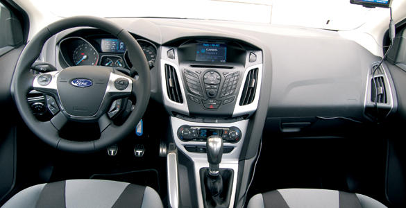 ford-focus-10-sport-125-51