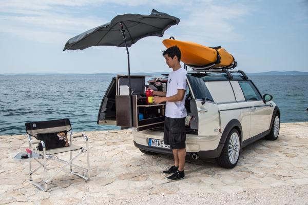 El Mini Countryman ALL4 se transforma en un camper con esta tienda de  campaña plegable - Autofácil