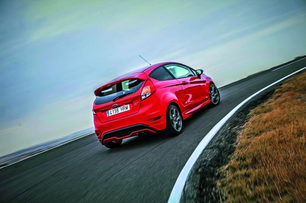 Lucas Cruz prueba el Ford Fiesta ST