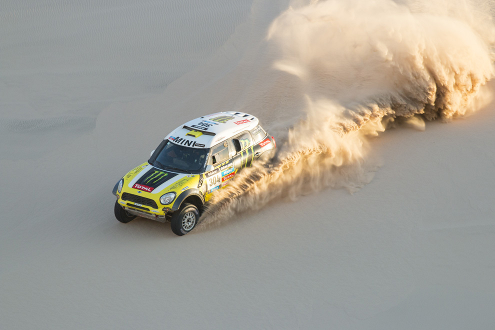 Nani Roma y Jay Leno juntos por las dunas con el Mini ganador del Dakar