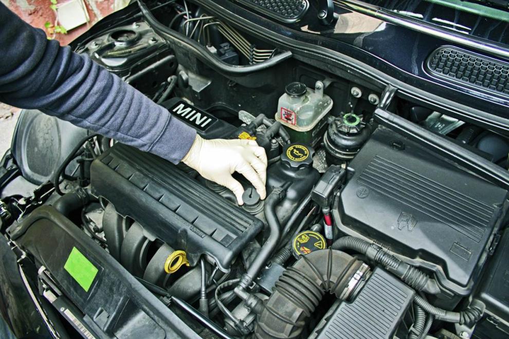 Cómo cambiar las bujías de tu coche