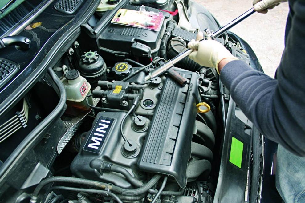 Cómo cambiar las bujías de tu coche