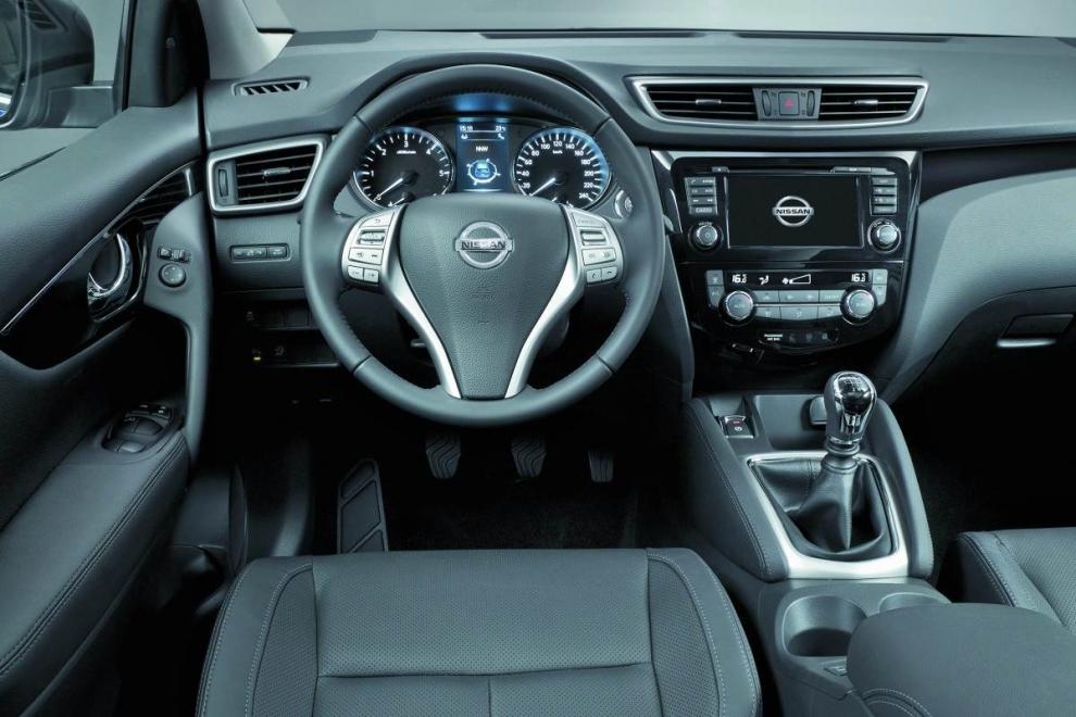 nissan qashqai interior