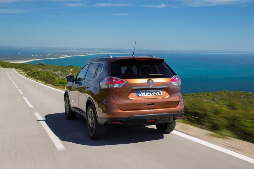 Nissan x-Trail trasera accion