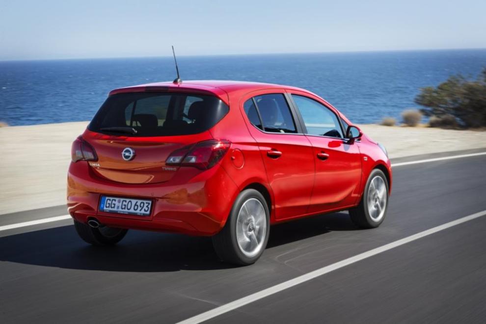 Opel Corsa 2015 trasera