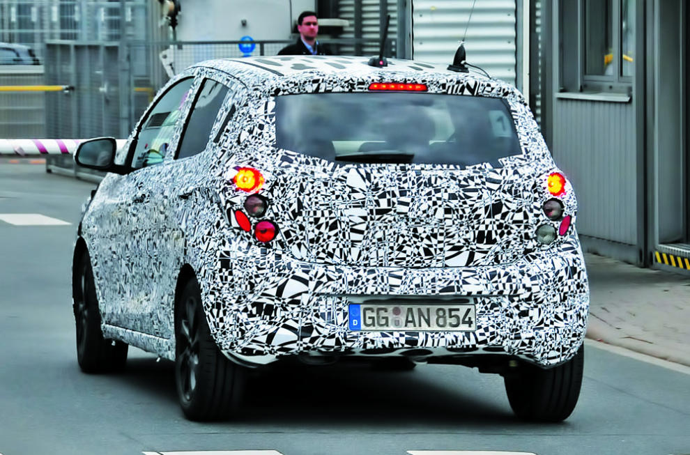Opel Agila 2015 vista trasera