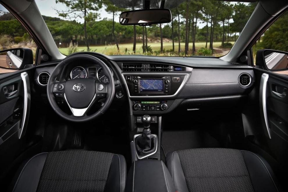 Toyota Auris interior