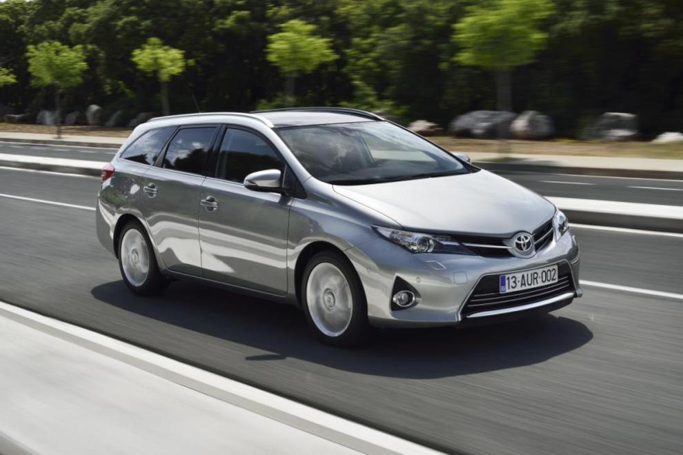 Toyota Auris Touring Sports en accion frontal