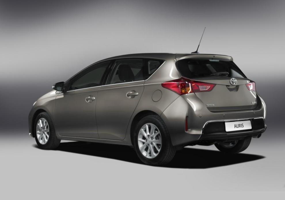 Toyota Auris trasera estudio