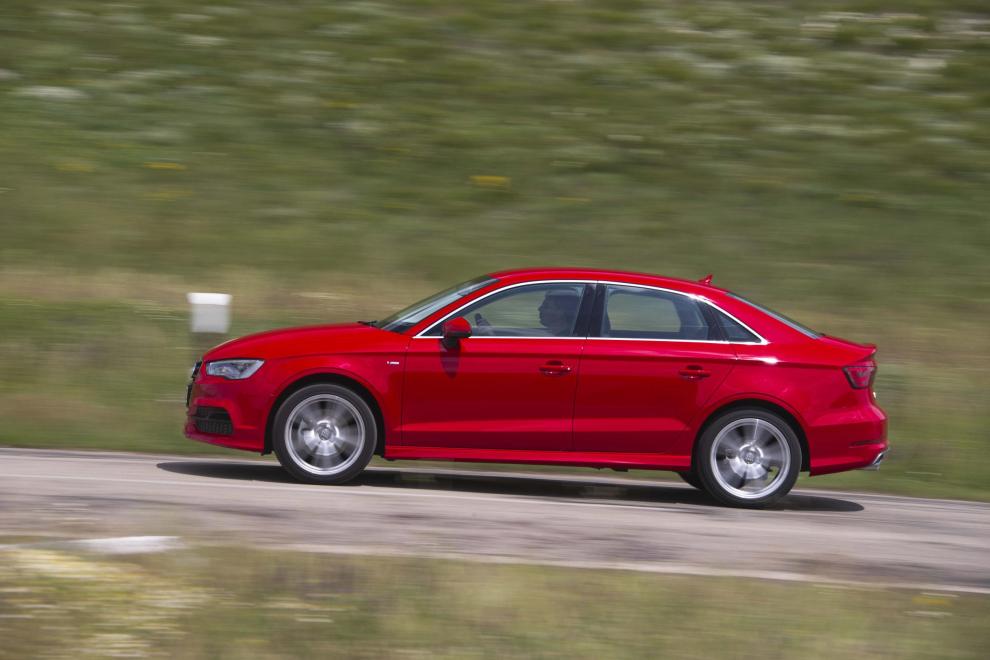 El Audi A3 sedán recibe el motor 2.0 TDI de 184 CV.