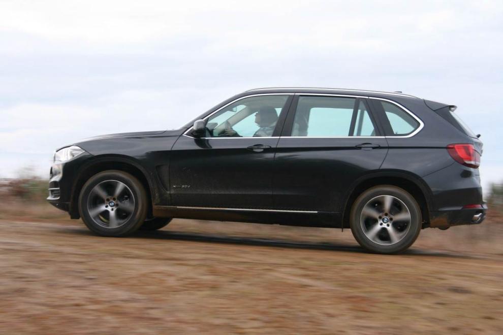 BMW X5 en campo