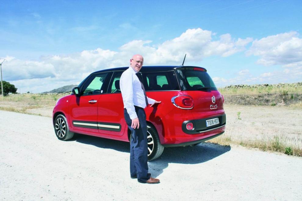 Jonatan Fernández prueba el Fiat 500L con Autofacil