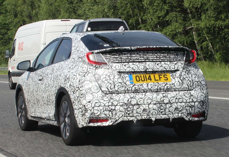 Honda Civic 2015 foto espia