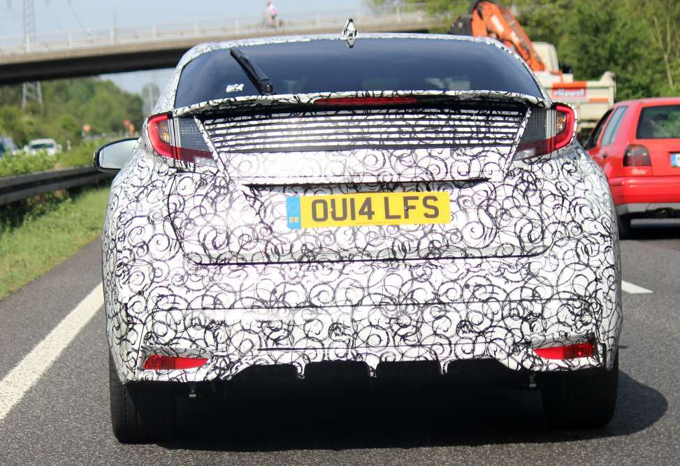 Honda Civic 2015 foto espia