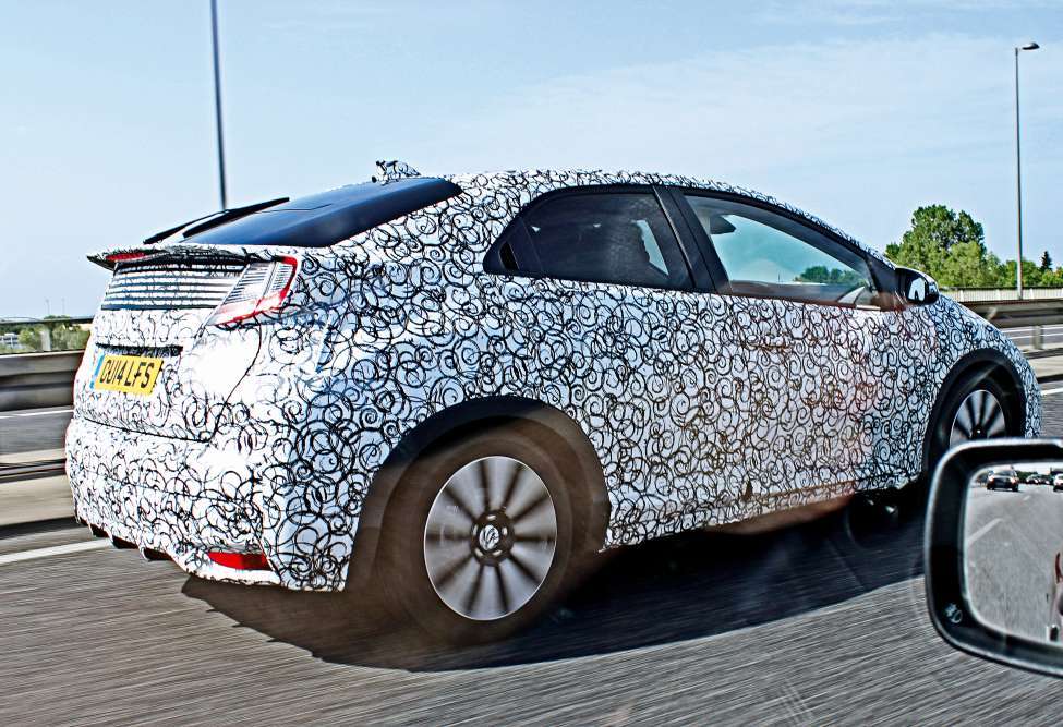 Honda Civic 2015 foto espia