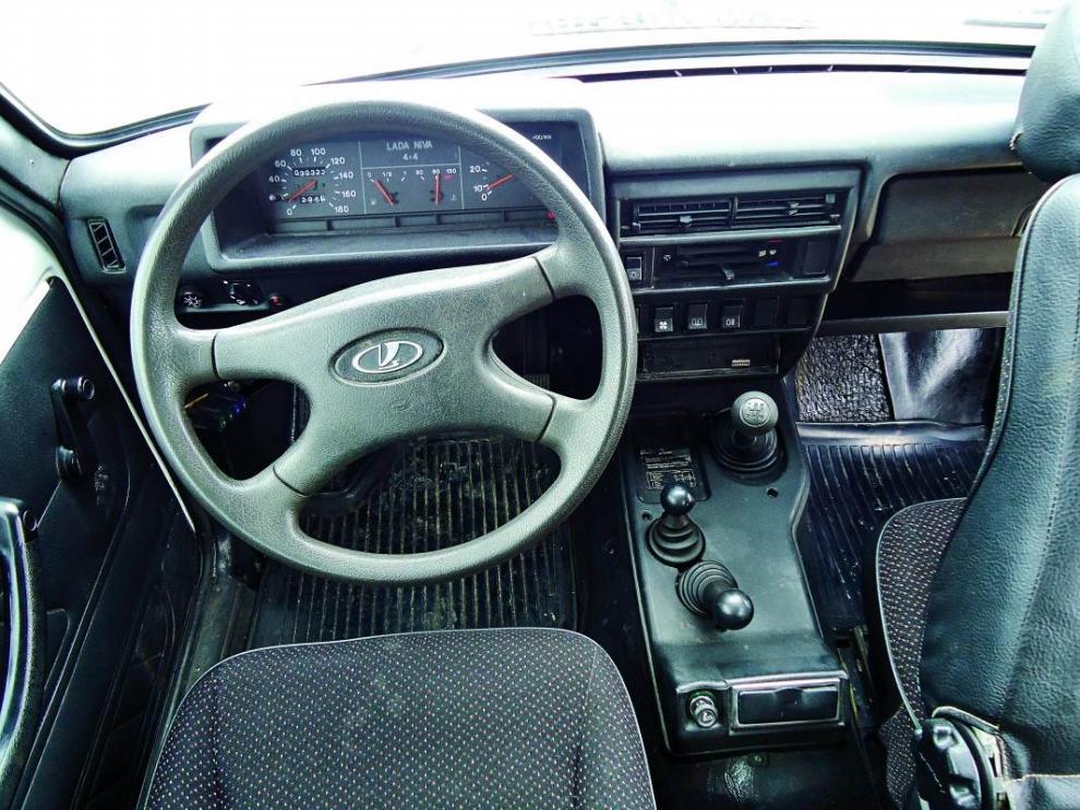 Lada Niva, interior