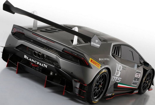 En la zaga del Lamborghini Huracán LP 620-2 Super Trofeo destaca su enorme alerón