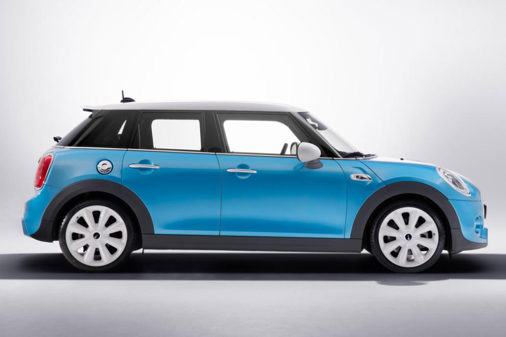 Mini 5 puertas lateral estudio