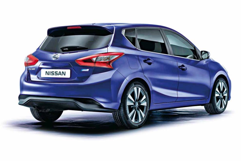 NIssan Pulsar, trasera
