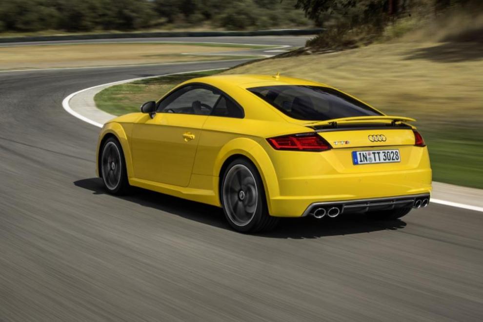 Audi TT trasera presntación en circuito Ascari