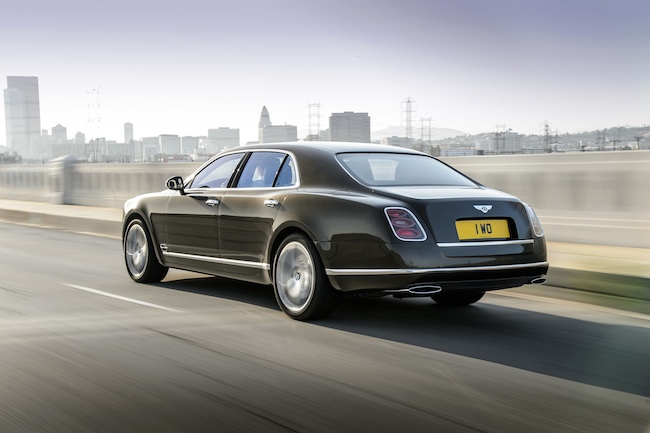 Bentley Mulsanne Speed, vista trasera en carretera