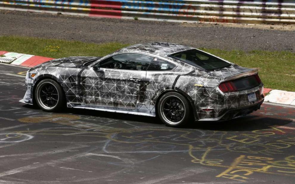 Ford Mustang SVT 2015