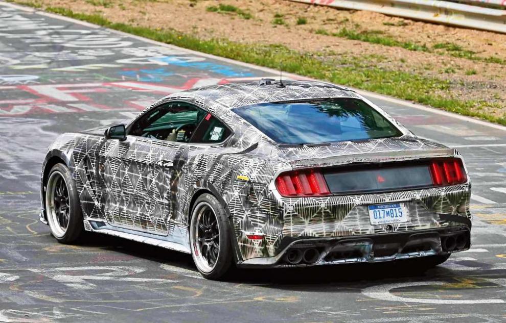 Ford Mustang SVT 2015