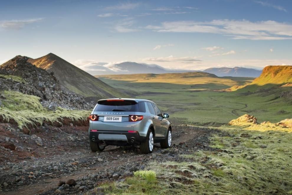 Land Rover Discovery Sport: vista trasera