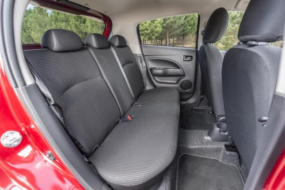 Mitsubishi Space Star, asientos traseros