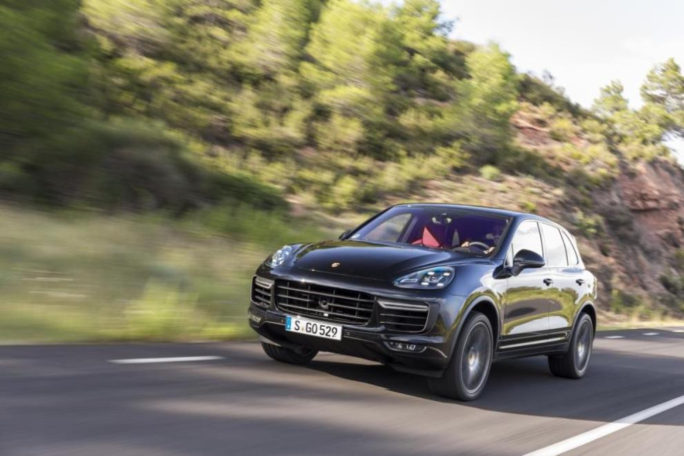 Nuevo Porsche Cayenne 2014, acción en carretera
