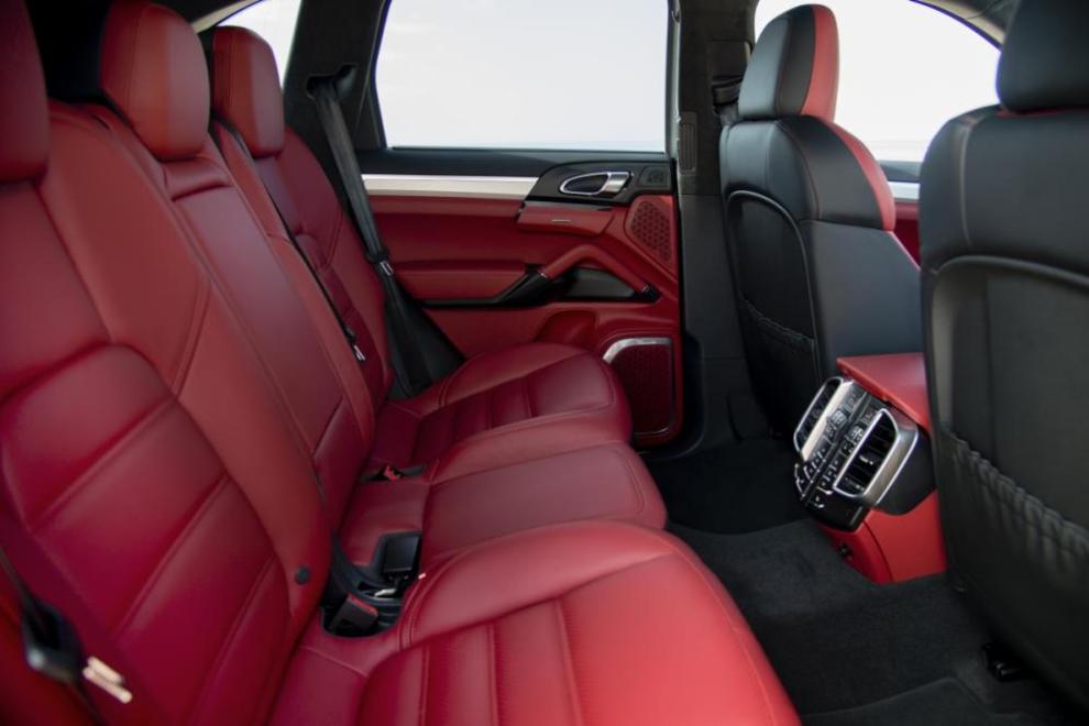 Nuevo Porsche Cayenne 2014, plazas traseras