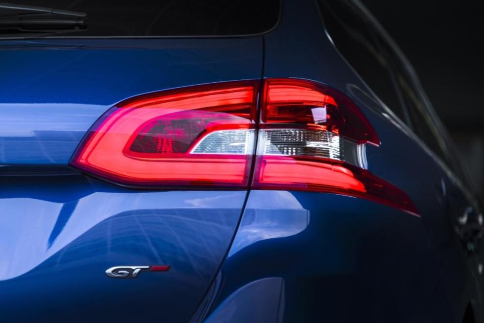 Peugeot 308 GT detalle logo trasera