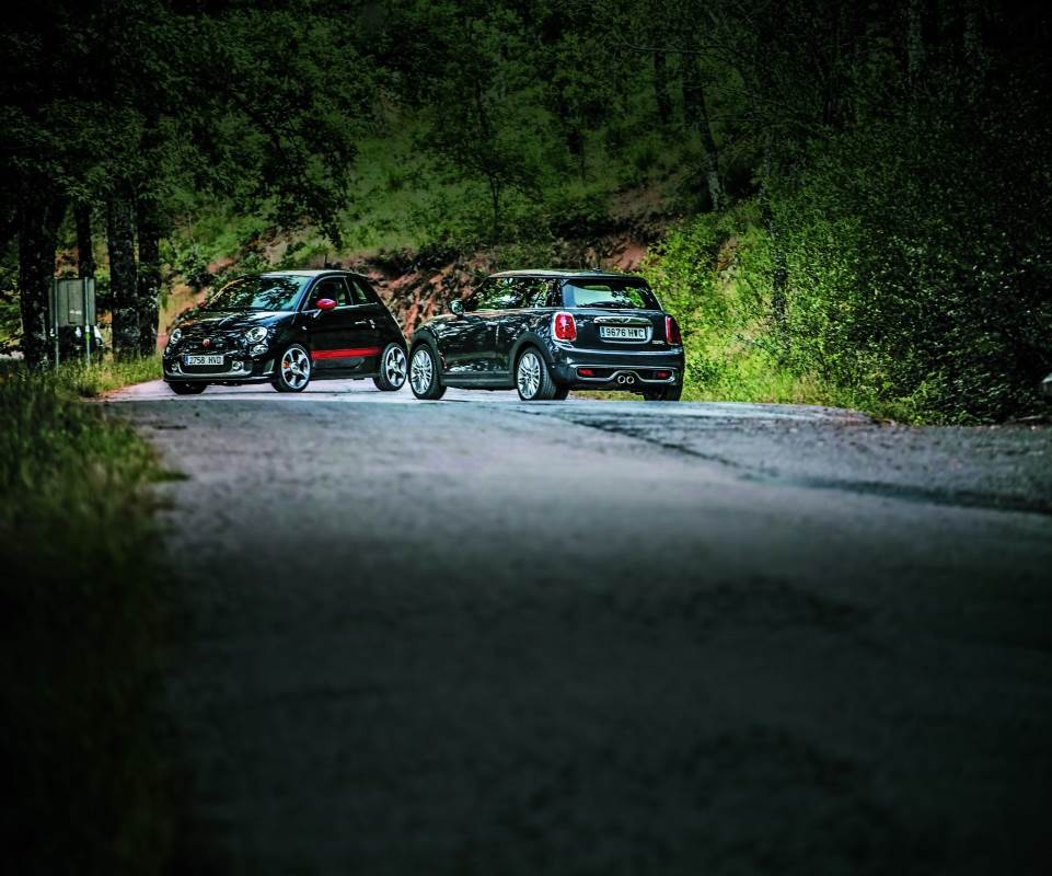 Abarth 595 Competizione vs. MIni Cooper S
