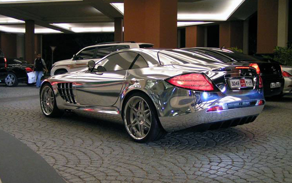 En Abu Dhabi hay un Mercedes SLR McLaren Bañado en oro blanco puro
