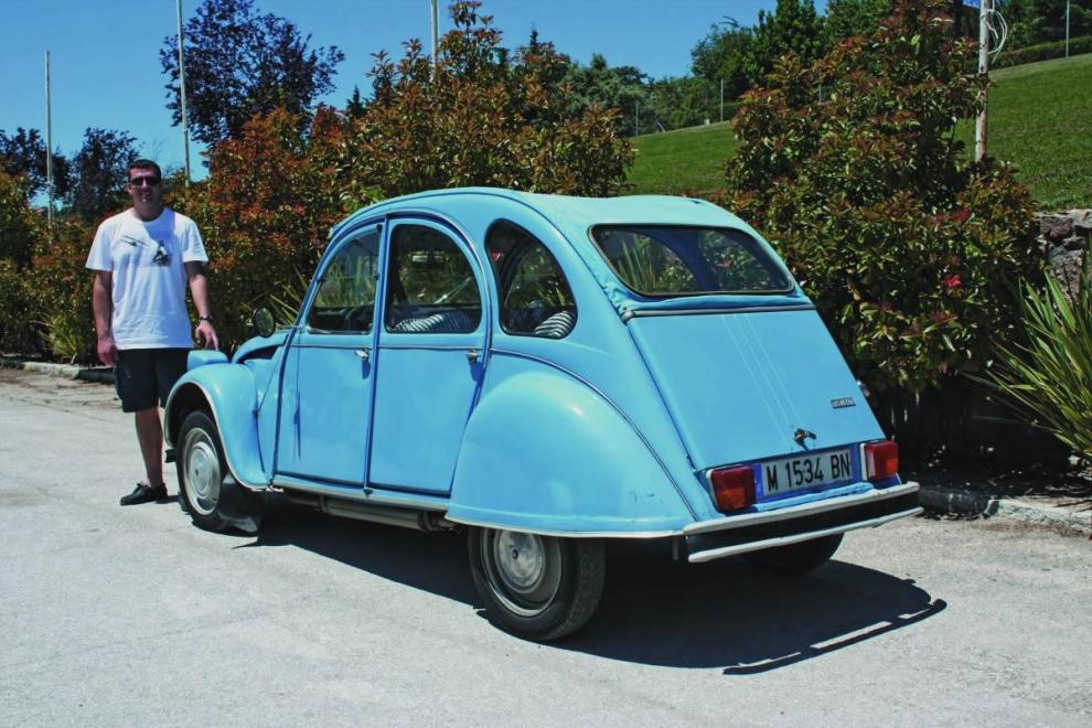 El antecesor espiritual del nuevo C4 Cactus es el mítico 2CV, un automóvil sencillo, robusto y funcional que ''salvó'' a Citroën de la quiebra.