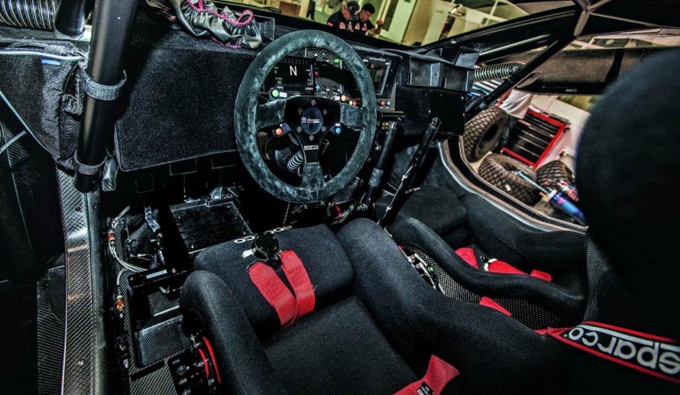Peugeot 2008 DKR, puesto de conducción