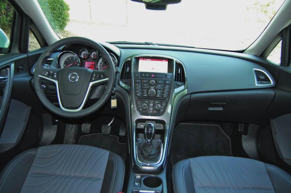 Opel Astra interior