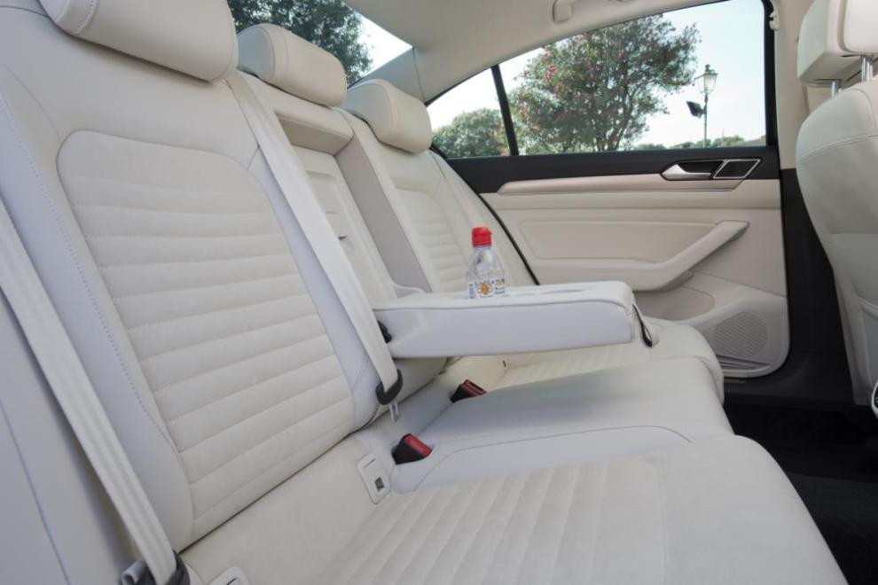 Volkswagen Passat 2015, plazas traseras