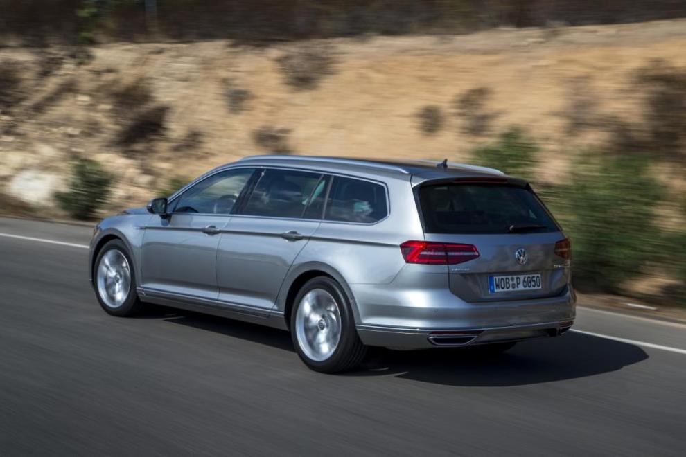 Volkswagen Passat Variant  2015,  trasera
