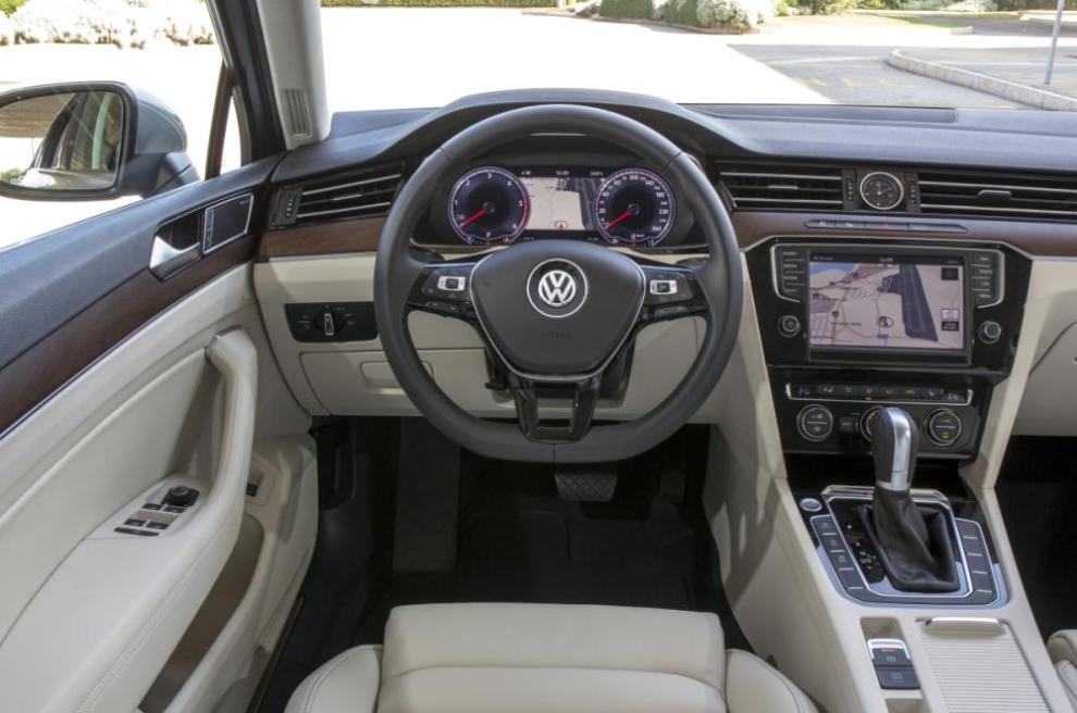 Volkswagen Passat 2015, salpicadero