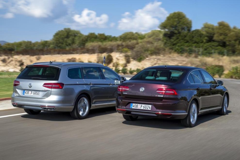 Volkswagen Passat 2015, traseras