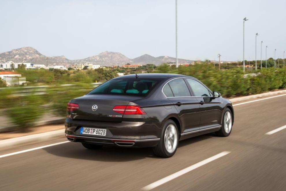 Volkswagen Passat 2015, berlina trasera