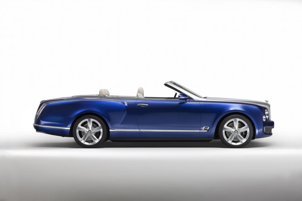 El Bentley Grand Convertible tiene una carrocería de 5,5 metros de largo