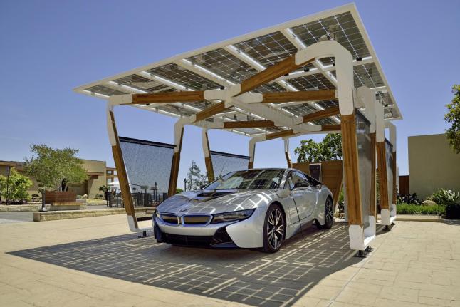 Marquesina de recaraga de BMW para coches eléctricos