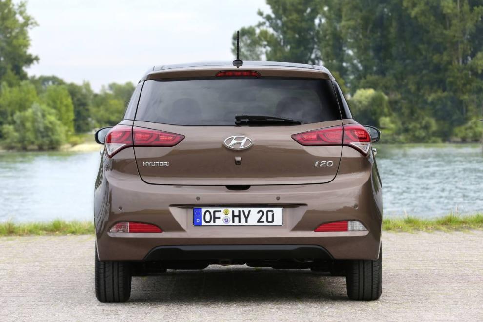 El nuevo Hyundai i20 visto desde atrás