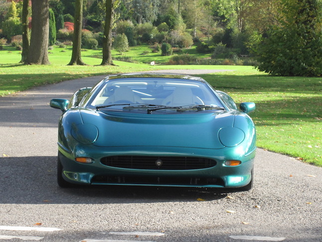 Jaguar XJ220 del Sultánd e Brunei