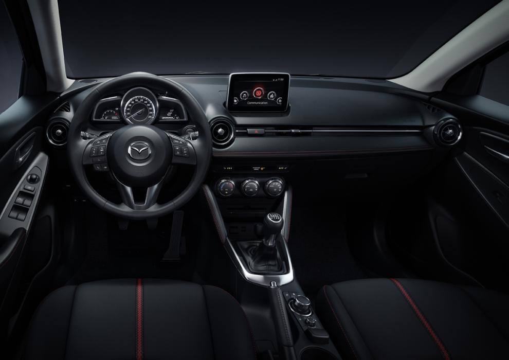 El interior del nuevo Mazda 2 ofrece un aspecto de mayor calidad y más limpio