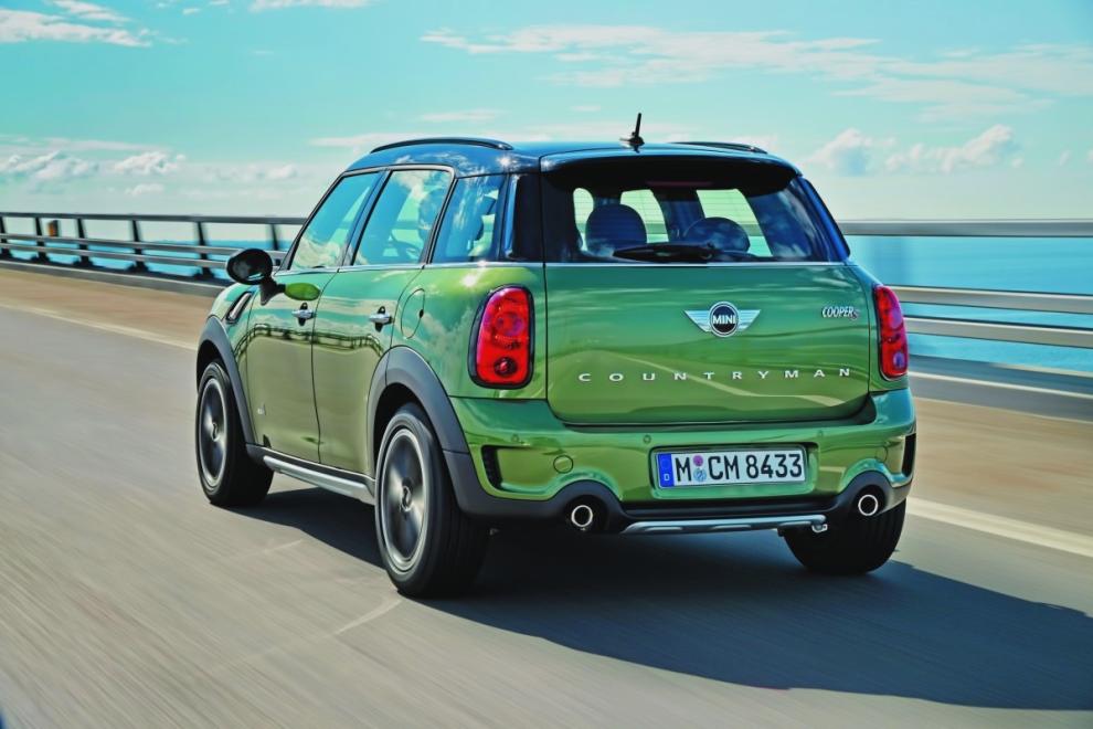 MINI cOUNTRYMAN, TRASERA