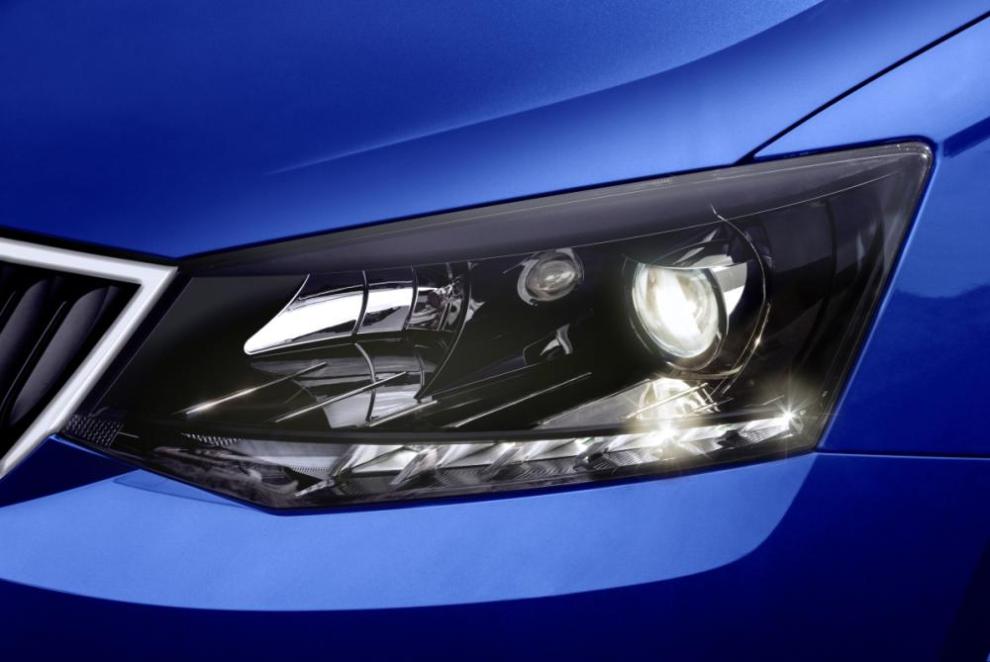 Skoda Fabia 2015, faro delantero