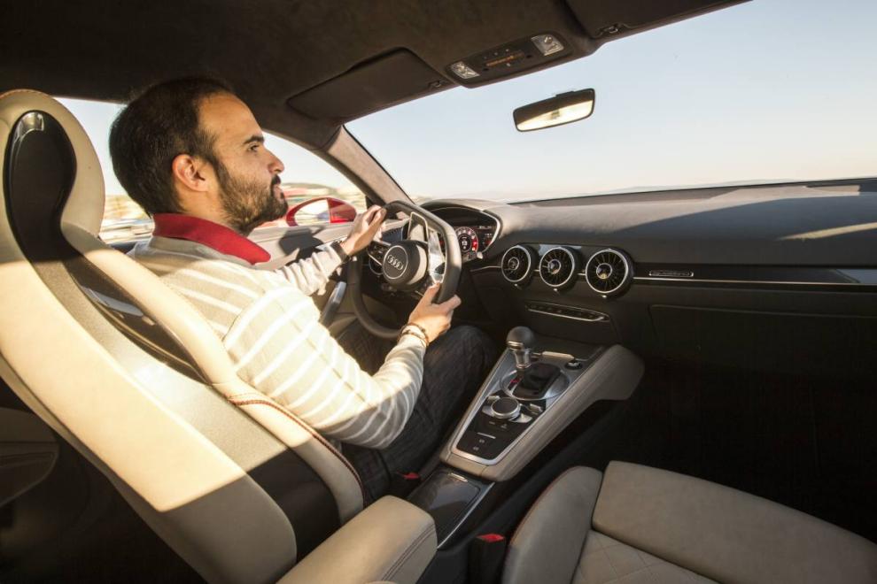 El puesto de conducción del Audi TT Sportback concept